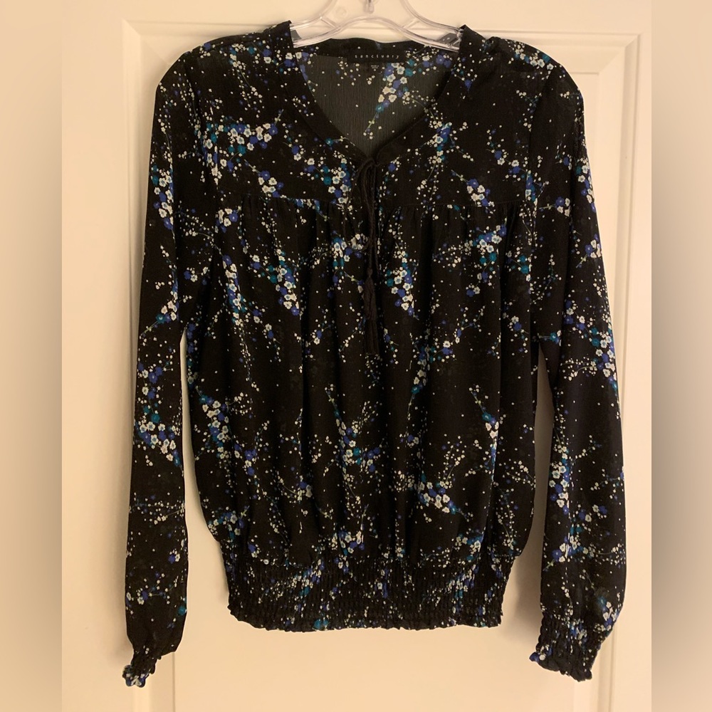 Super cool, Sanctuary sheer gauzy blouse. Fall vibes. Feminine style.